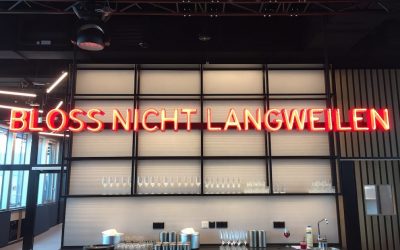 Neon-Schriftzug, rbb-Dachlounge, Berlin